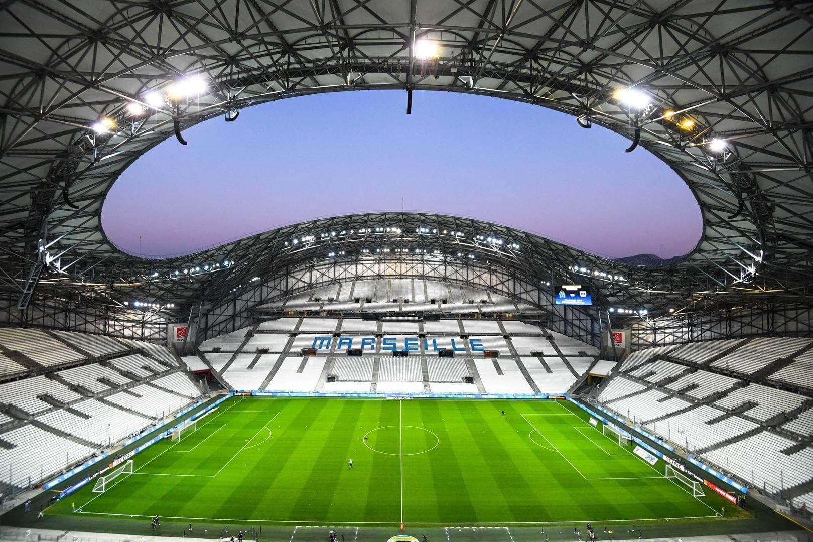 À sombra do PSG, Olympique de Marselha investe em dados, redes sociais e arte local para manter a paixão da torcida