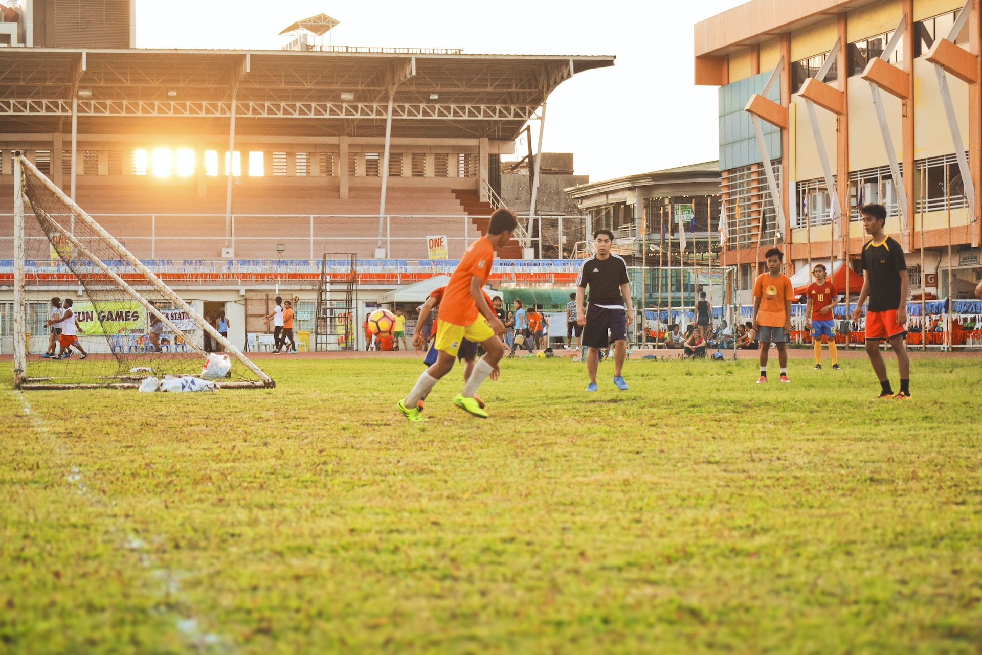 Uma estratégia de sobrevivência para clubes com baixo investimento no futebol