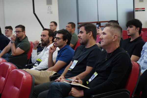 Educação Contínua no Futebol: Por que quem para de aprender fica para trás