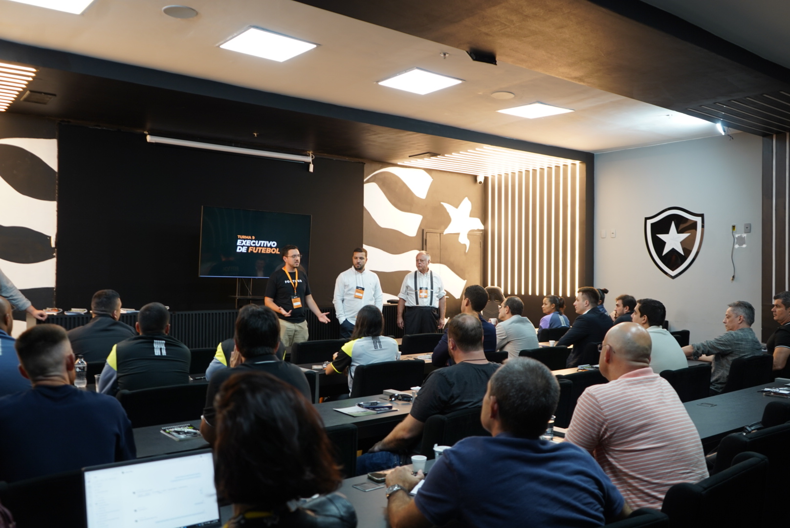 FootHub anuncia turma 10 do curso Executivo de Futebol, liderado por Fernando Carvalho