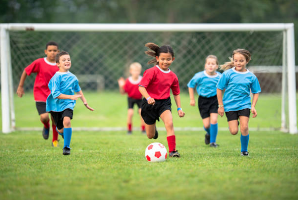 Brincar de Bola: O desenvolvimento dos futuros jogadores de futebol